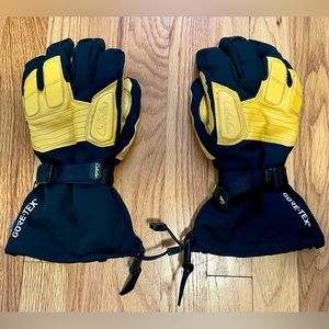 Cabela’s Guide Pro- Goretex Gloves